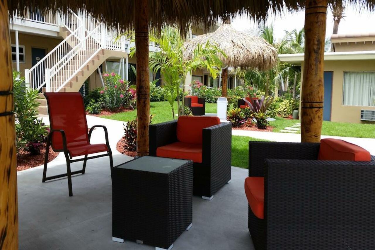 Oceans Beach Resort & Suites 폼파노 비치 외부 사진