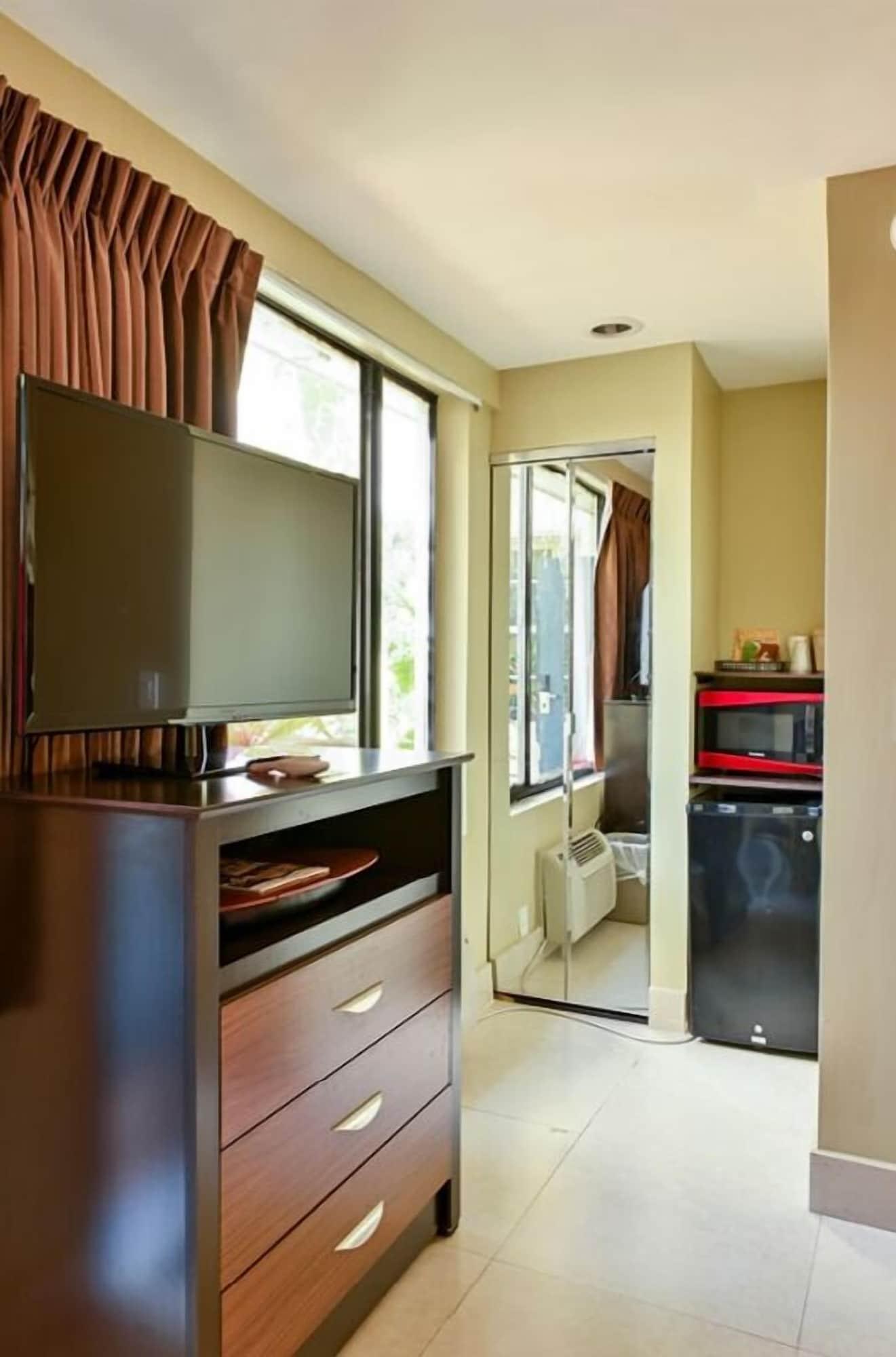 Oceans Beach Resort & Suites 폼파노 비치 외부 사진