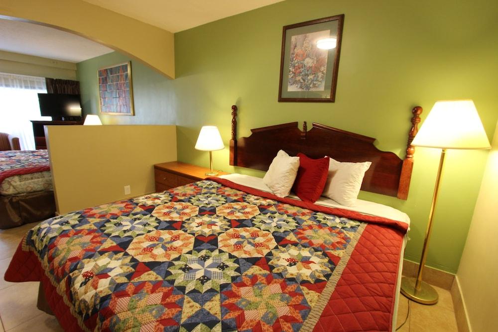 Oceans Beach Resort & Suites 폼파노 비치 외부 사진
