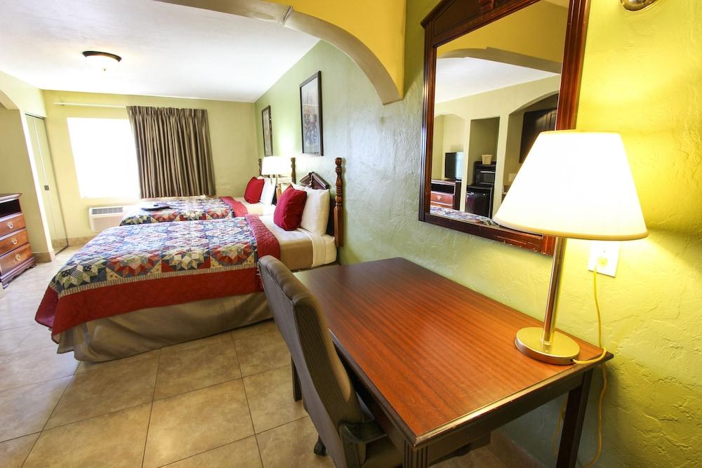 Oceans Beach Resort & Suites 폼파노 비치 외부 사진