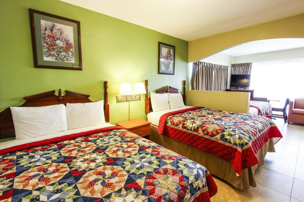 Oceans Beach Resort & Suites 폼파노 비치 외부 사진