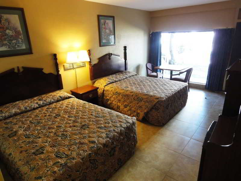 Oceans Beach Resort & Suites 폼파노 비치 외부 사진