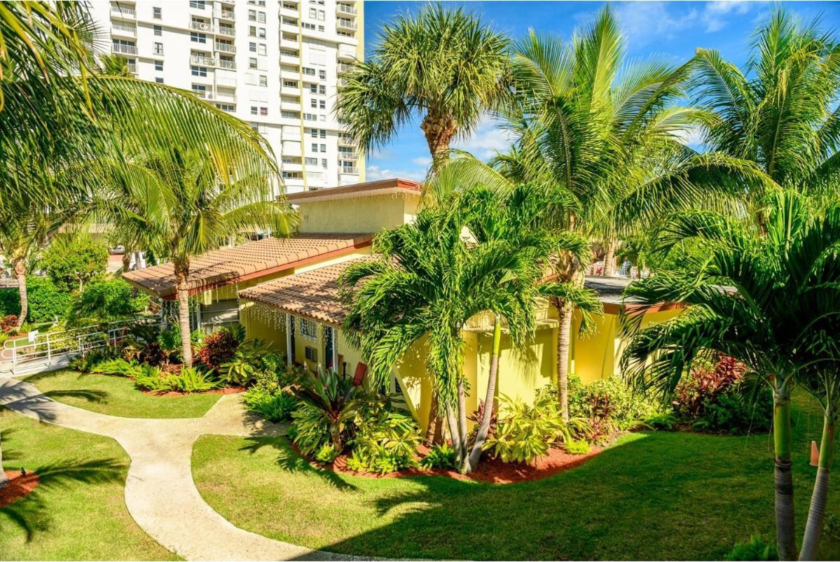 Oceans Beach Resort & Suites 폼파노 비치 외부 사진